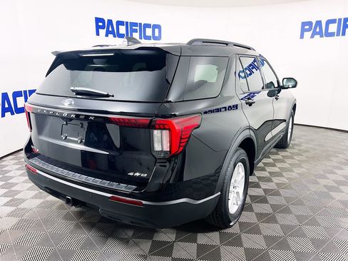 Used 2026 Ford Explorer Active AWD/4WD image 10