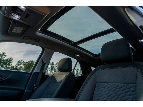 Used 2018 Chevrolet Equinox LT w/ Sun & Infotainment Package image 15