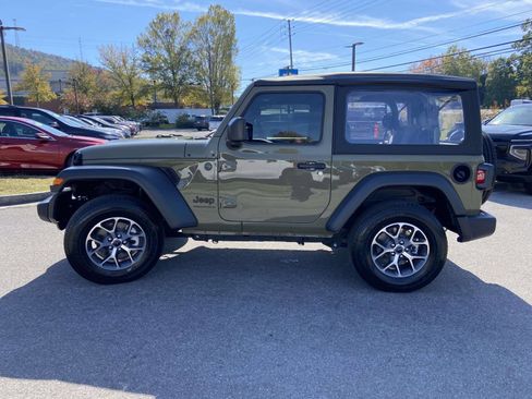 Used 2025 Jeep Wrangler Sport image 24