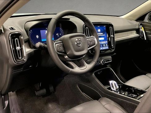 New 2026 Volvo XC40 B5 Plus w/ Climate Package AWD/4WD image 7