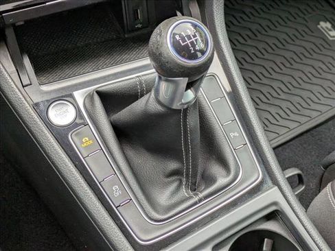 Used 2018 Volkswagen Golf 4-Door image 13