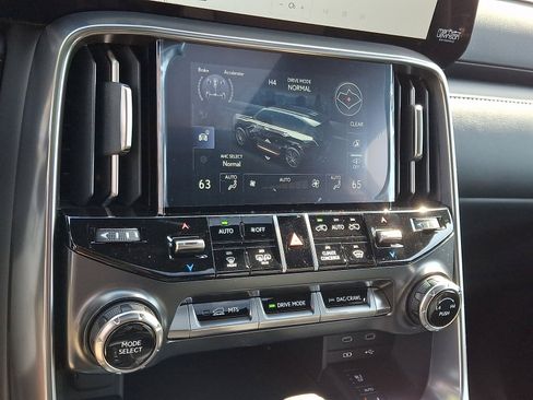 New 2026 Lexus LX 700h Luxury image 12