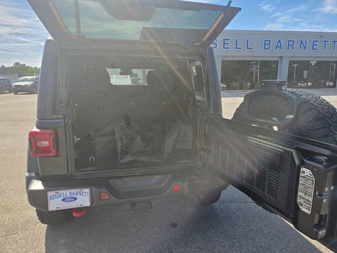 Used 2024 Jeep Wrangler Unlimited Rubicon w/ Technology Group AWD/4WD image 5