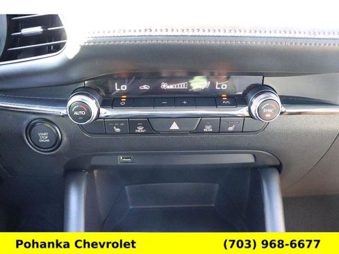 Used 2020 MAZDA MAZDA3 Hatchback w/ Preferred Package image 18