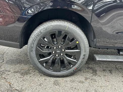 New 2025 Ford Expedition Max Platinum w/ Stealth Appearance Package image 17