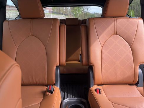 New 2026 Toyota Highlander Platinum AWD/4WD image 12