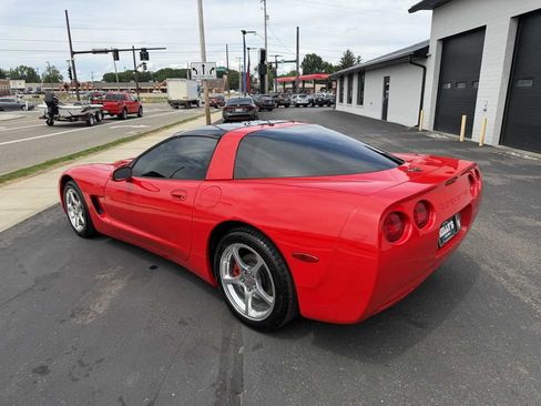 Used 2002 Chevrolet Corvette Coupe w/ Preferred Equipment Group2 RWD image 4