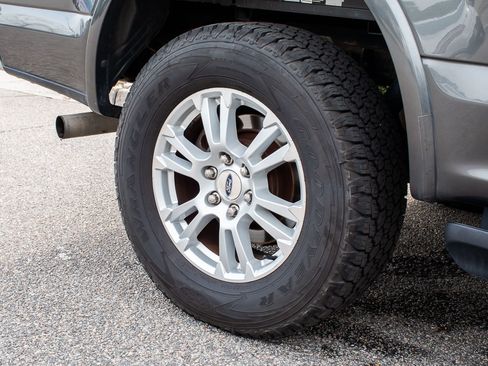 Used 2015 Ford F150 Lariat w/ Equipment Group 501A Mid image 7