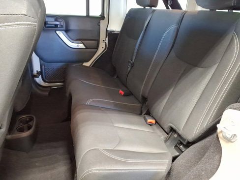 Used 2018 Jeep Wrangler Unlimited Sahara w/ Dual Top Group image 18