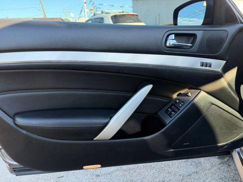 Used 2013 INFINITI G37 Sport RWD image 9