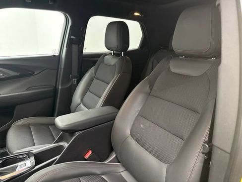 Used 2023 Chevrolet TrailBlazer RS w/ Sun and Liftgate Package FWD image 16