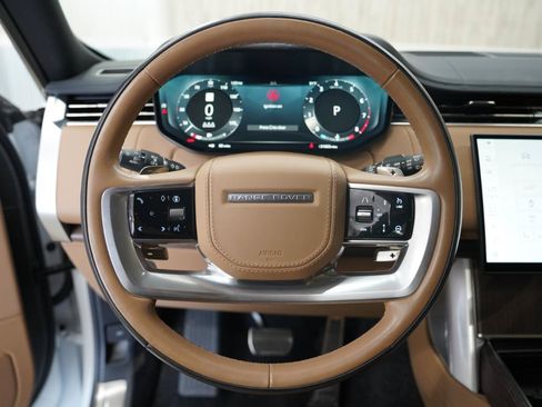 Used 2025 Land Rover Range Rover SE AWD/4WD image 12