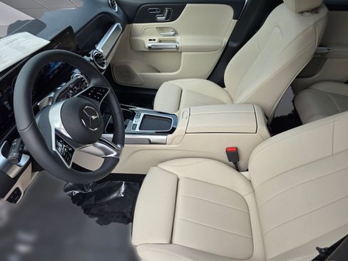 Used 2026 Mercedes-Benz GLB 250 4MATIC image 23