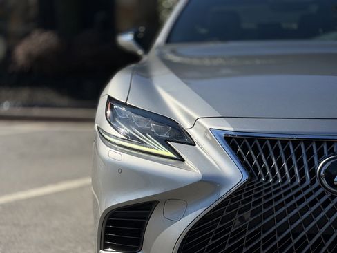 Used 2018 Lexus LS 500 w/ Interior Upgrade Package image 4