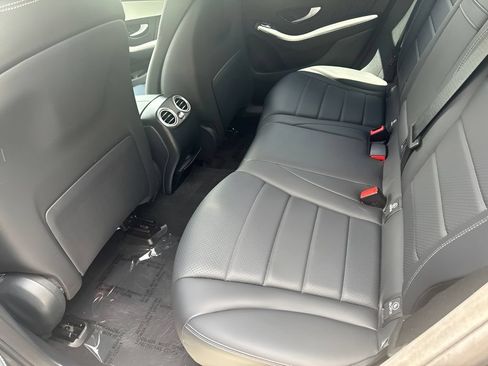 Used 2022 Mercedes-Benz GLC 300 4MATIC image 11