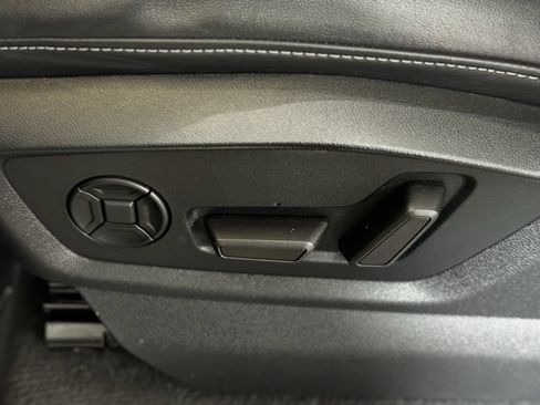 Used 2021 Audi Q8 Premium Plus image 16