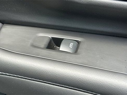 Used 2022 Chevrolet Tahoe Z71 w/ Z71 Off-Road Package image 23