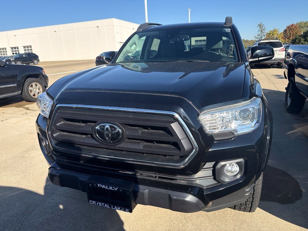 Used 2022 Toyota Tacoma SR5 AWD/4WD image 3