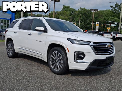 Certified 2023 Chevrolet Traverse Premier FWD image 1