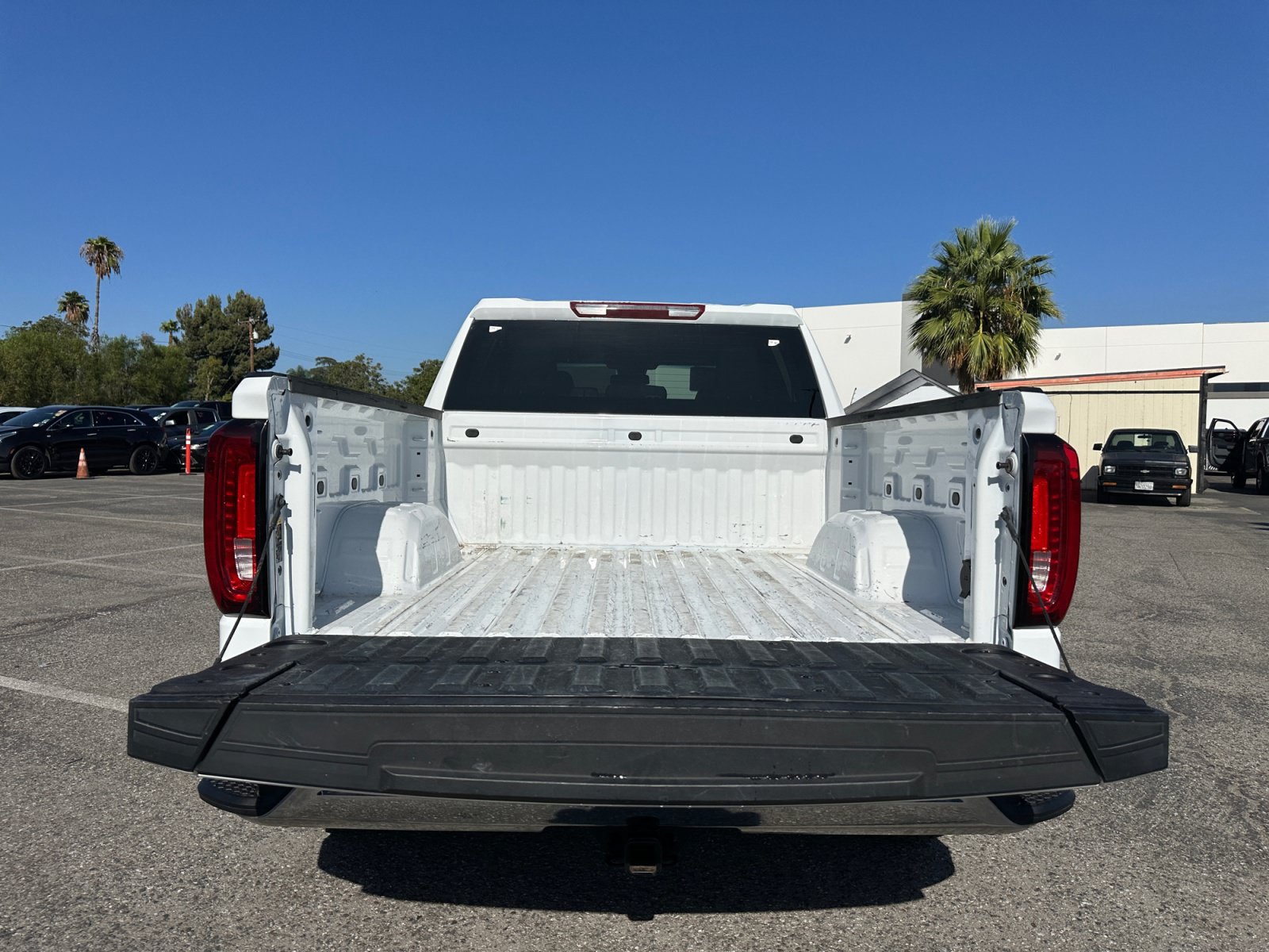 Used 2026 GMC Sierra 1500 SLT AWD/4WD image 28