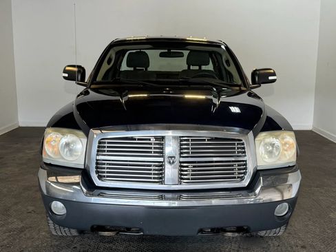 Used 2005 Dodge Dakota SLT w/ Trailer Tow Group AWD/4WD image 2