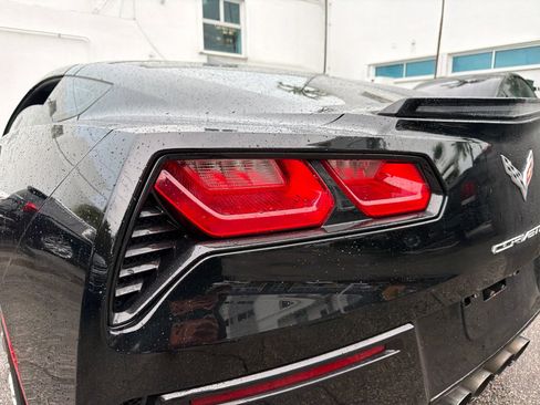 Used 2017 Chevrolet Corvette Stingray Coupe w/ 1LT RWD image 8