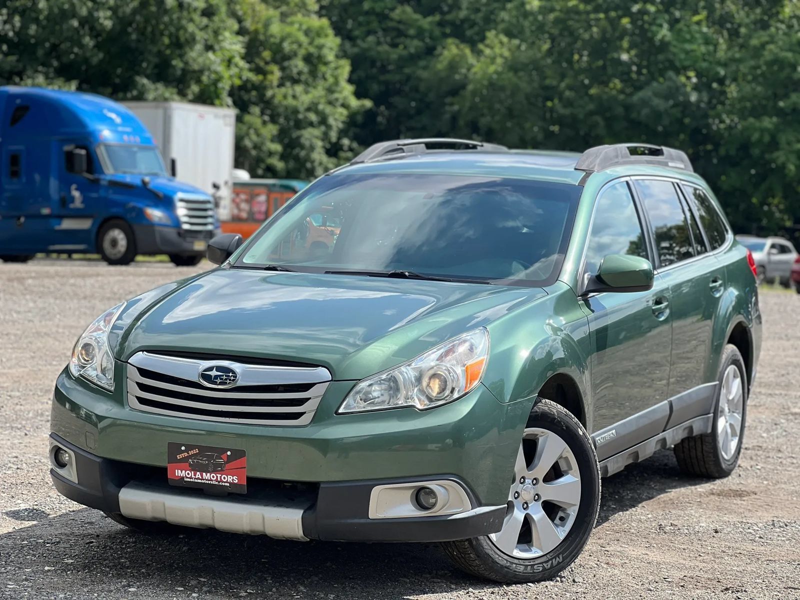 Used 2010 Subaru Outback 2.5i Limited AWD/4WD image 2
