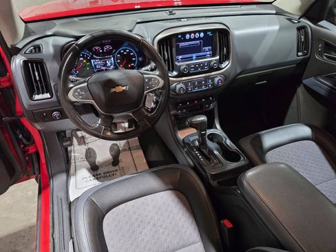 Used 2017 Chevrolet Colorado Z71 AWD/4WD image 26