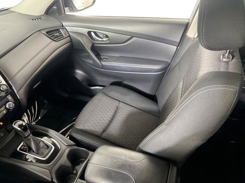 Used 2020 Nissan Rogue SV image 22