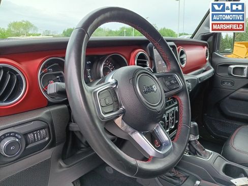 Used 2022 Jeep Wrangler Unlimited Rubicon w/ Cold Weather Group AWD/4WD image 16
