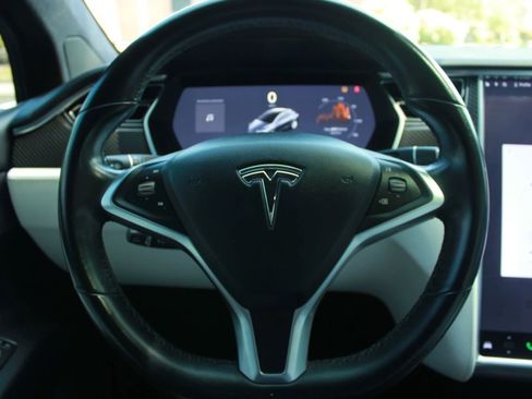Used 2017 Tesla Model X 75D AWD/4WD image 13