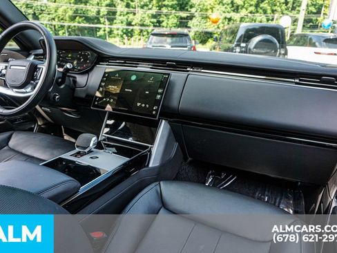 Used 2025 Land Rover Range Rover SE AWD/4WD image 24