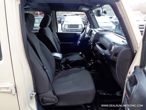Used 2016 Jeep Wrangler Unlimited Sport image 20