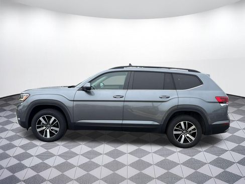 Used 2023 Volkswagen Atlas SE AWD/4WD image 2