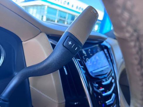 Used 2017 Cadillac Escalade Platinum AWD/4WD image 35