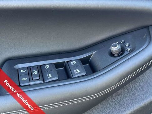 New 2025 Jeep Grand Cherokee Altitude image 18