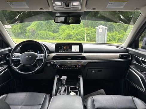 Used 2022 Kia Telluride EX w/ EX Premium Package AWD/4WD image 13