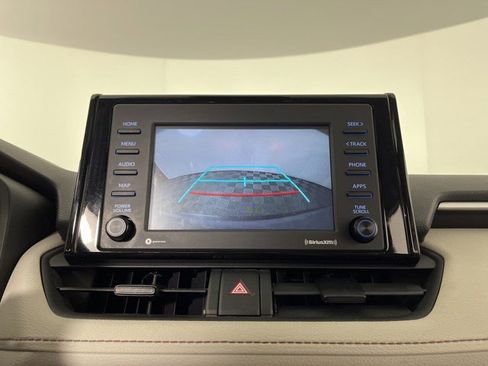 Used 2021 Toyota RAV4 XLE w/ Convenience Package FWD image 22