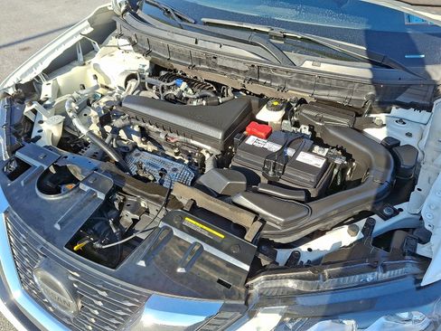 Used 2019 Nissan Rogue SL w/ Premium Package image 30