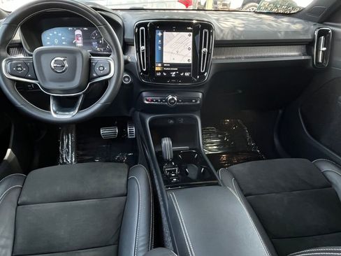 Used 2021 Volvo XC40 T5 R-Design w/ Climate Package AWD/4WD image 22