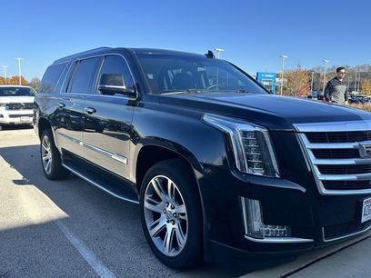 Used 2016 Cadillac Escalade ESV Luxury