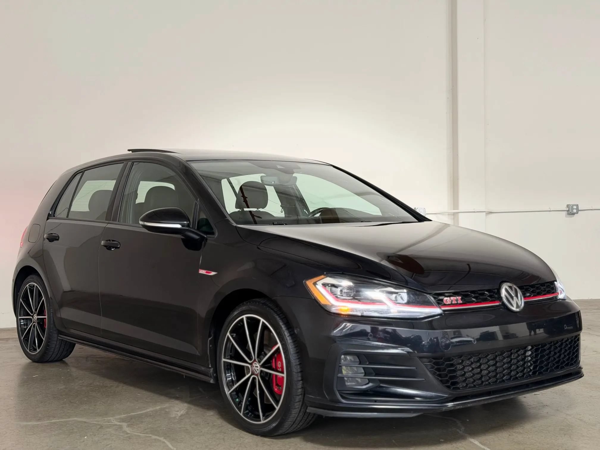 Used 2021 Volkswagen GTI Autobahn FWD image 4