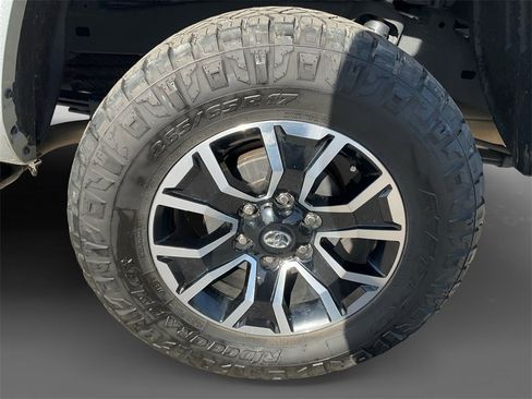 Used 2022 Toyota Tacoma TRD Sport w/ TRD Premium Sport Package image 8