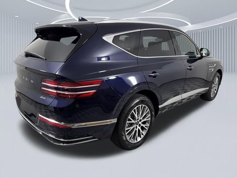 Certified 2025 Genesis GV80 2.5T Standard AWD/4WD image 3