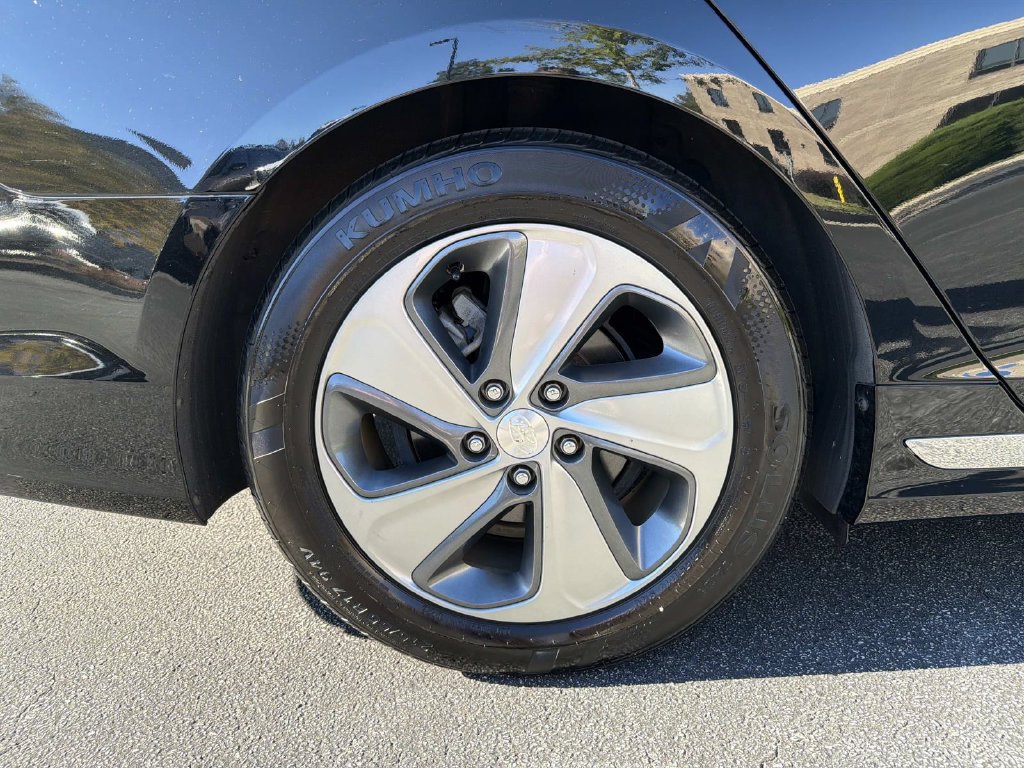 Used 2016 Hyundai Sonata Limited w/ Option Group 02 FWD image 19