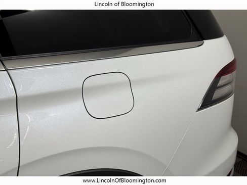 New 2026 Lincoln Aviator AWD image 13