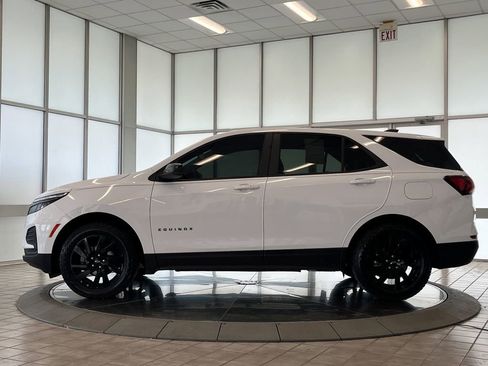 Used 2023 Chevrolet Equinox LS w/ LS Convenience Package image 4