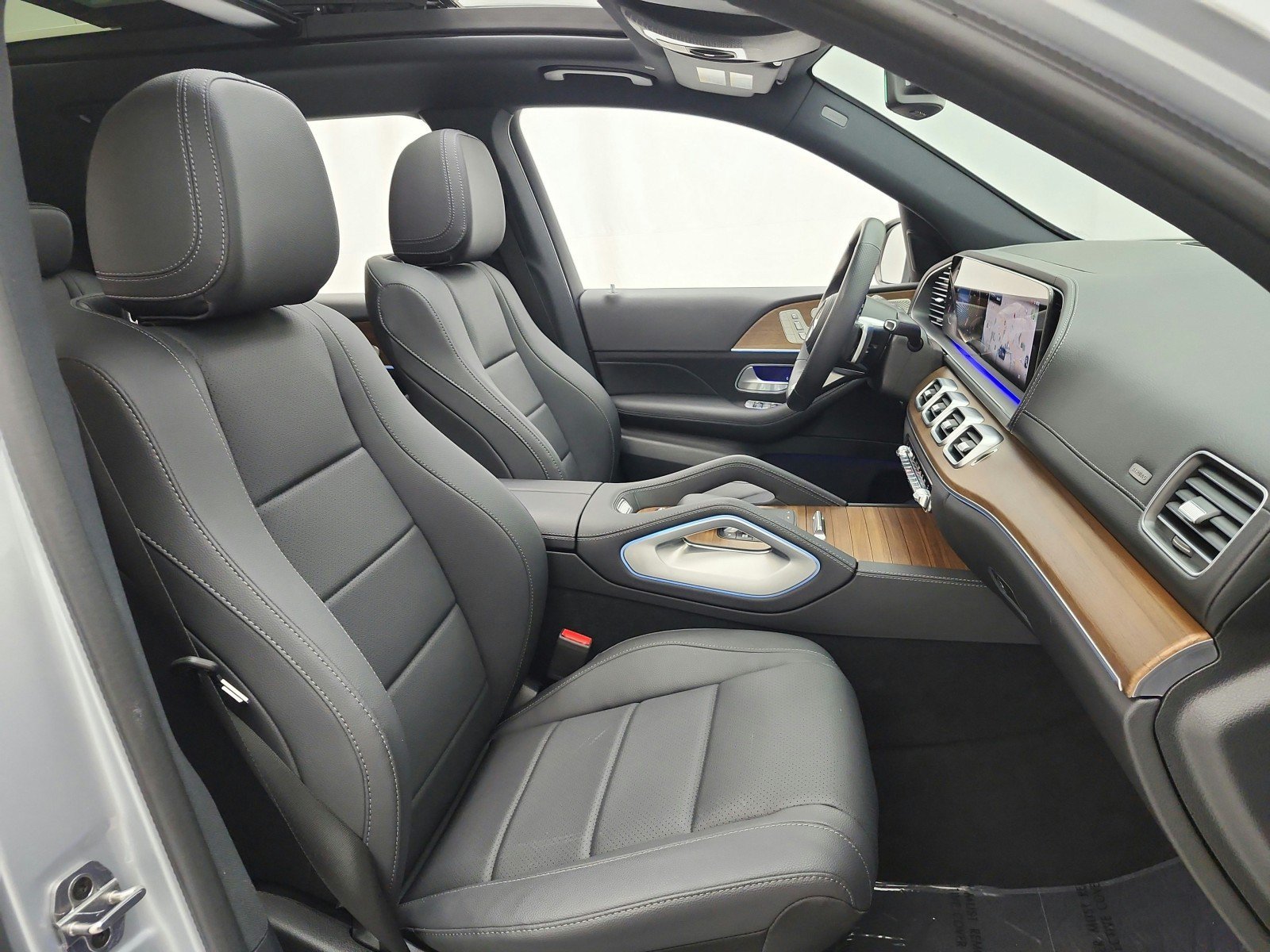 Certified 2025 Mercedes-Benz GLS 450 4MATIC w/ AMG Line Exterior image 19