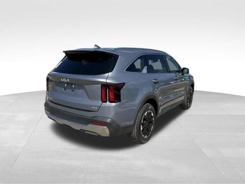 Certified 2024 Kia Sorento S AWD/4WD image 3
