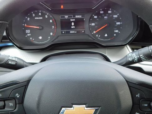 Used 2025 Chevrolet Trax LS image 29